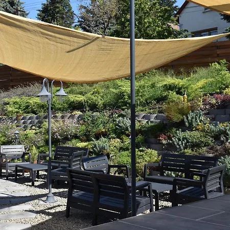 árnyas Panzió Alojamento de Acomodação e Pequeno-almoço 3*