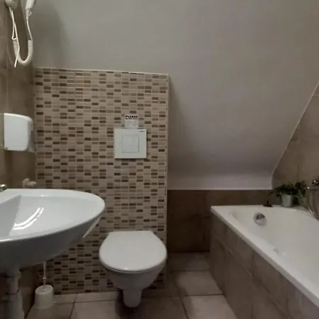 árnyas Panzió Alojamento de Acomodação e Pequeno-almoço