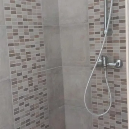 לינה וארוחת בוקר Arnyas Panzio 3*