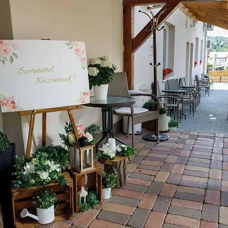 árnyas Panzió Gödöllő