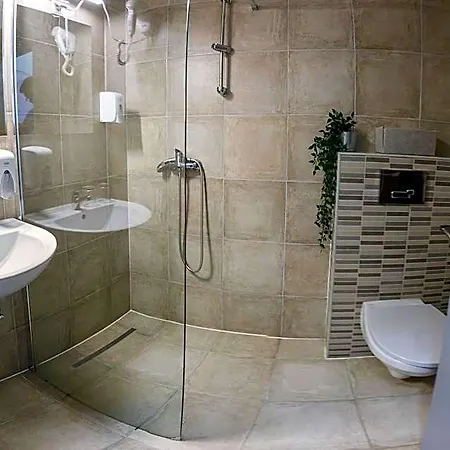 Arnyas Panzio 3* Gödöllő