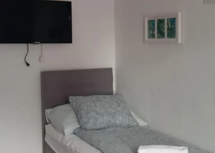 Arnyas Panzio לינה וארוחת בוקר 3*